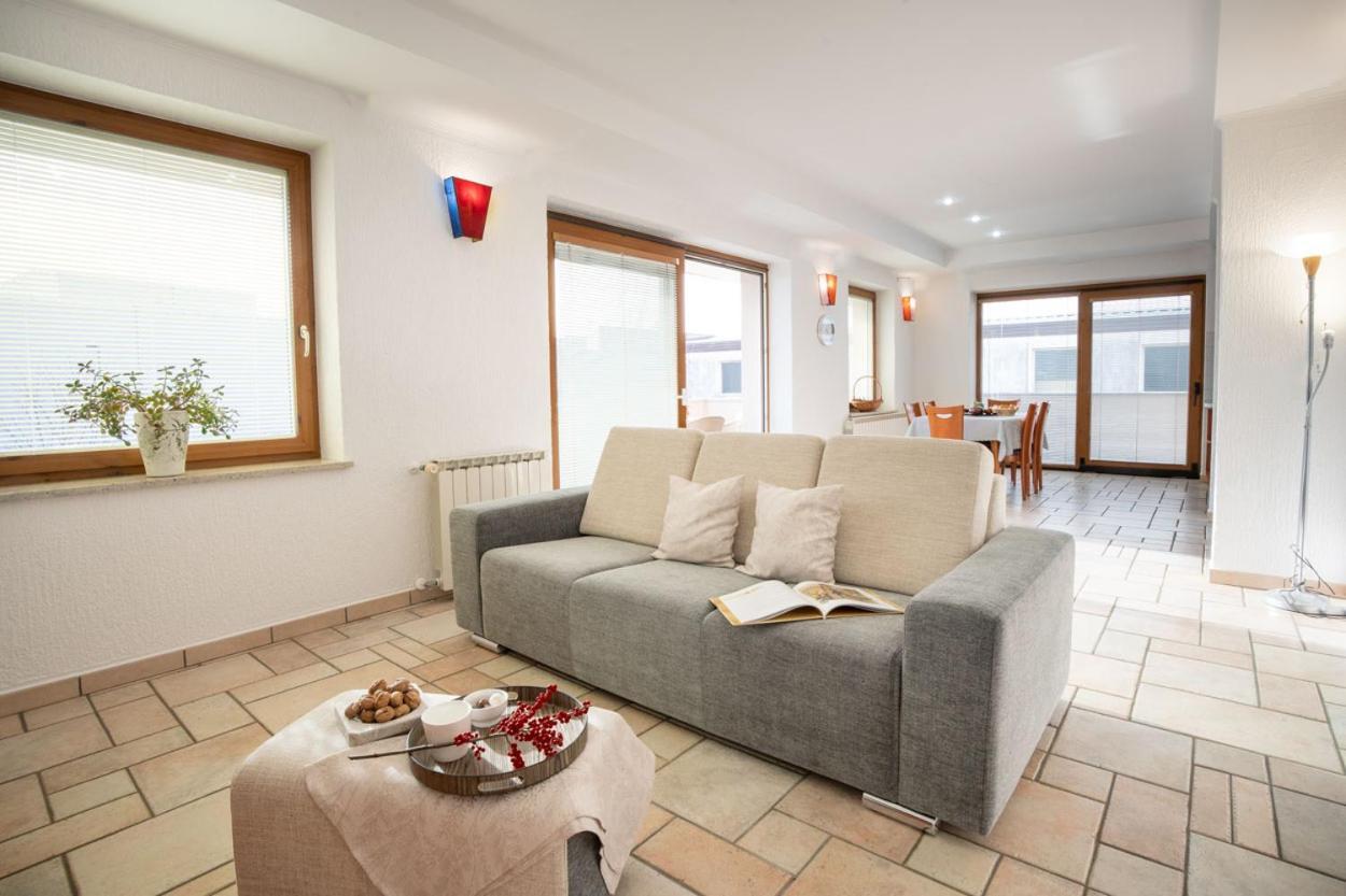 Apartment Ajdi Ajdovščina エクステリア 写真