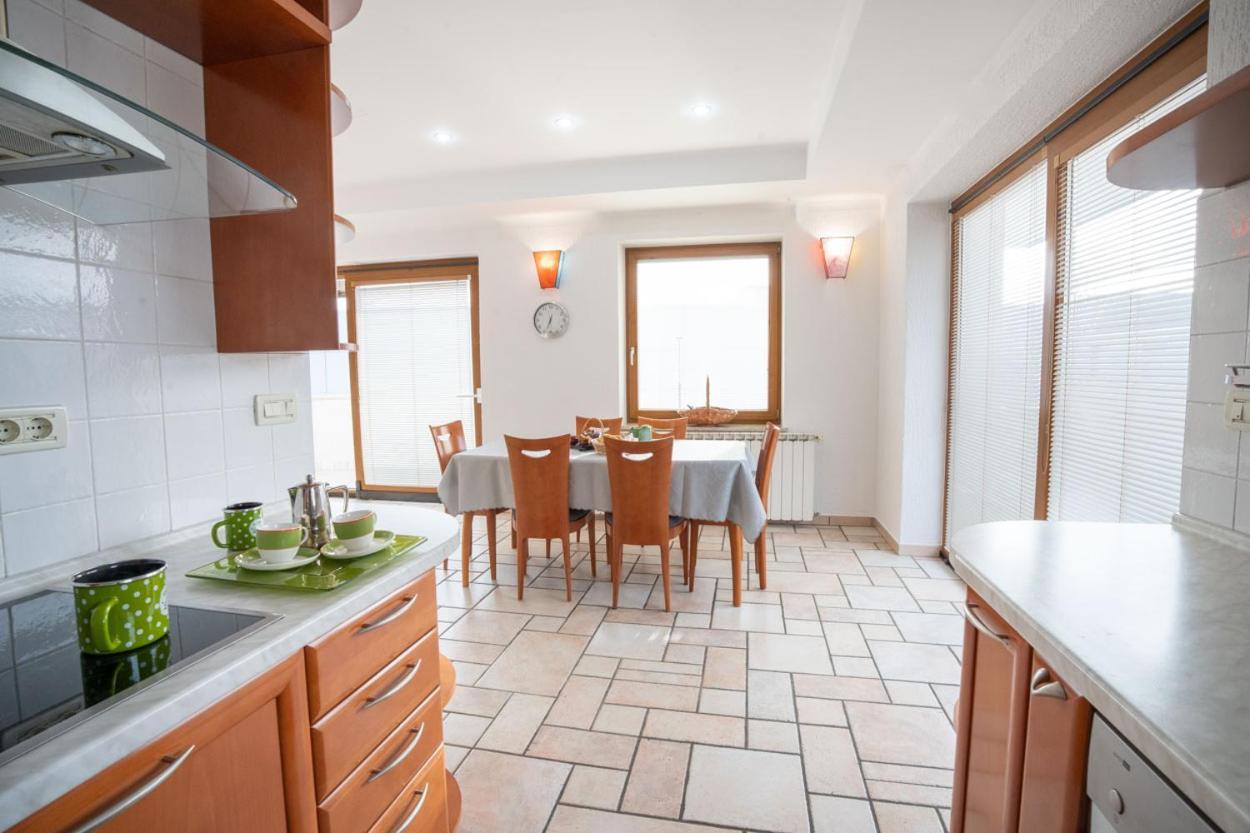 Apartment Ajdi Ajdovščina エクステリア 写真
