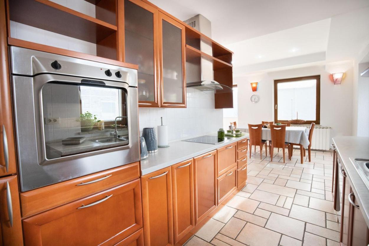 Apartment Ajdi Ajdovščina エクステリア 写真